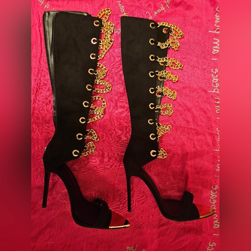 ARAGON BLACK CHAINED KNEE HIGH HEEL - Picture 3 of 6